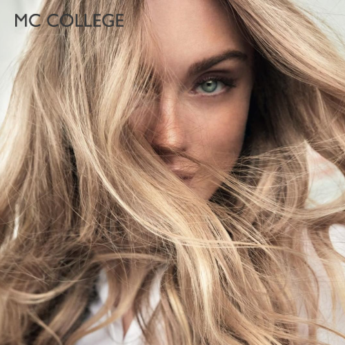 Beauty Bar – Free Makeovers!